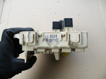 Блок предохранителей Lexus IS200 2.0 RHD Русский