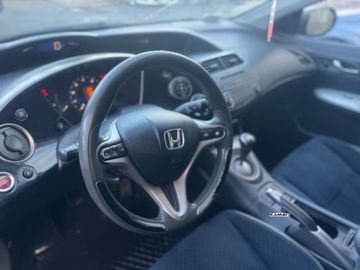 Honda Civic VIII Hatchback 5d 1.4 i 83KM 2007 Honda Civic Honda Civic 1,4 benzyna Klimatyzacja Zamiana 1.3 Benzyna 82KM, zdjęcie 10