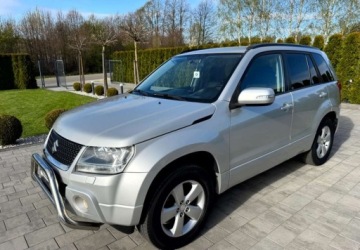 Suzuki Grand Vitara II SUV 5d Facelifting 2.4 VVT 169KM 2011 Suzuki Grand Vitara Suzuki Grand Vitara 2.4 BenzynaLPG 169KM
