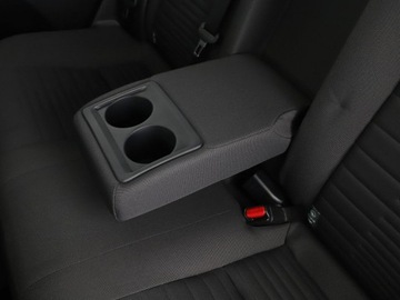 Toyota Auris II Hatchback 5d Facelifting 1.8 Hybrid 136KM 2016 Toyota Auris HEV panorama klima auto navi kamera, zdjęcie 37