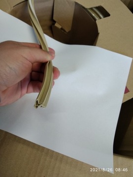 бежевый уплотнитель для межкомнатных дверей с притвором