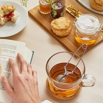 ЧАЙНЫЙ ЗАВАВАТЕЛЬ, ЩИПЦЫ, СТАЛЬНОЕ СИТО ДЛЯ ТРАВ