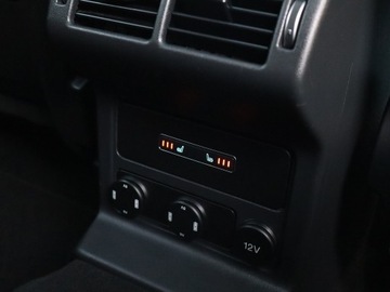 Jaguar F-Pace SUV 2.0 iD4 240KM 2017 Jaguar F-Pace 25d AWD, 237 KM, 4X4, Automat, zdjęcie 21