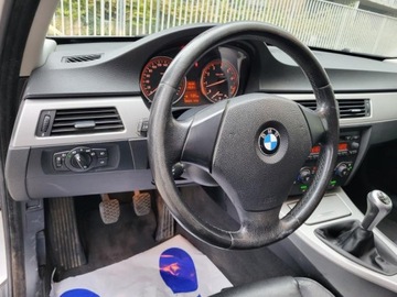 BMW Seria 3 E90-91-92-93 Limuzyna E90 325Xi 218KM 2006 BMW 3 Touring (E91) 325 Xi, Manual, Serwisowany, 4x4,Podgrzewane fotele, zdjęcie 6