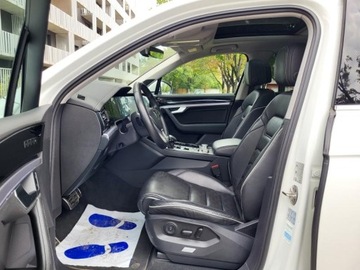 Volkswagen Touareg III SUV 4.0 V8 TDI SCR 422KM 2019 Touareg R-LINE * V8 4,0l diesel 421KM*Salon PL*Bezwypadkowy* ASO*VAT23, zdjęcie 3