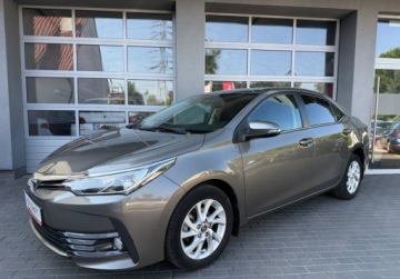 Toyota Corolla XI Sedan Facelifting 1,6 Valvematic 132KM 2017 Toyota Corolla salon Polska, 64 tys km, Gwarancja 1.6 Benzyna 132KM, zdjęcie 2