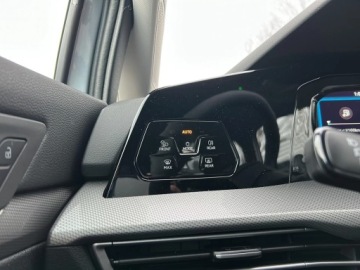 Volkswagen Golf VIII 2024 Volkswagen Golf Variant Style 1.5 eTSI mHEV 116 KM, zdjęcie 18