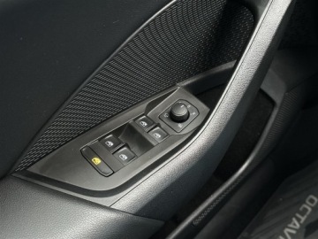 Skoda Octavia IV Liftback 1.5 TSI EVO 150KM 2022 Skoda Octavia 1.5TSI 150KM Style DSG l LED Matrix,, zdjęcie 16