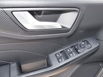 Ford Kuga III 2025 Od ręki - ST-Line aut 1.5 EcoBoost 186KM / Pakiet Driver Assistance, Winter, zdjęcie 2