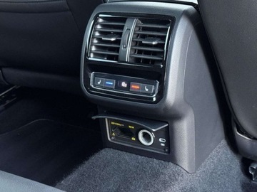 Volkswagen Arteon Fastback Facelifting 2.0 TDI 200KM 2021 Volkswagen Arteon R-Line HAK Panorama Keyless Nawigacja Tempomat App Cyfro, zdjęcie 13