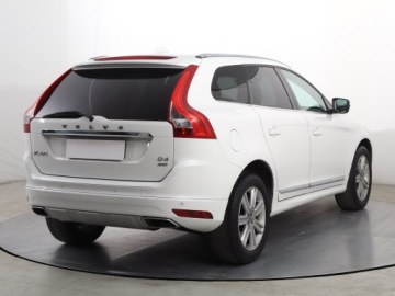 Volvo XC60 I SUV Facelifting 2.4 D4 190KM 2017 Volvo XC60 D4, Salon Polska, 187 KM, 4X4, zdjęcie 4