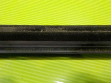 DODGE JOURNEY 10R LIŠTA ZHRNUJÍCÍ DVEŘE PRAVÁ PŘEDNÍ 05076856AD