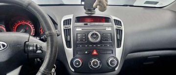 Kia Ceed I Hatchback 5d Facelifting 1.6 DOHC CVVT 126KM 2009 Kia Ceed 1.6 126 KM bezwypadkowy serwisowany salon Polska 1.6 Benzyna 126KM, zdjęcie 20