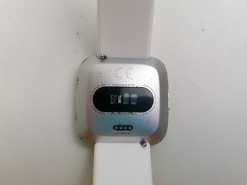 Умные часы Fitbit Versa Lite Edition, серебряные часы