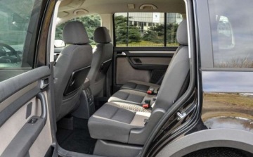 Volkswagen Touran I 2.0 TDI 140KM 2007 Volkswagen Touran Cross 2,0TDI Lift 7-osobowy 2.0 Diesel 140KM, zdjęcie 8