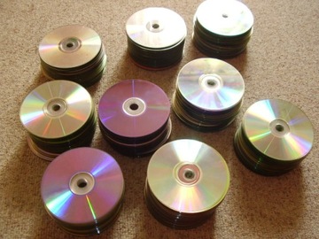 PŁYTY CD DVD DO DEKORACJI RÓŻNE Box 65 Szt. ZASKOCZ MUZYCZNMYM WYSTROJEM