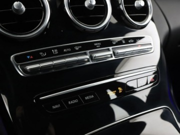 Mercedes Klasa C W205 Kombi Facelifting HYBRYDA 2.0 300 de 306KM 2020 Mercedes C 300 FV23% PHEV multi beam LED, zdjęcie 30