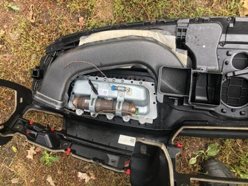 BMW 5 F10 F11 DESKA KONZOLA ČERNÁ JEHLA