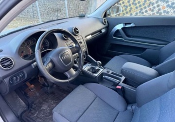Audi A3 8P Hatchback 3d 2.0 TDI PD 140KM 2005 Audi A3 3-drzwiowe Audi A3 3-drzwiowe 2.0 TDI Attraction 2.0 Diesel 140KM, zdjęcie 2
