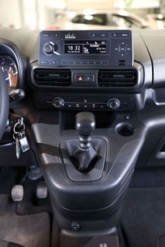 Toyota 2022 Toyota Proace City Verso 1.5 D-4D Combi 1.5 Diesel 102KM, zdjęcie 19