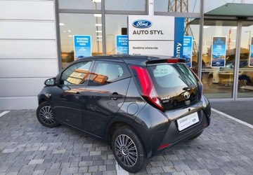 Toyota Aygo II Hatchback 3d Facelifting 1.0 VVT-i 72KM 2019 Toyota Aygo Toyota Aygo 1.0 VVT-i Black Edition Benzyna 72KM, zdjęcie 3
