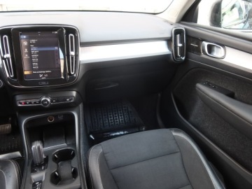 Volvo XC40 Crossover 2.0 D3 150KM 2019 Volvo XC40 D3, Salon Polska, Serwis ASO, Automat, zdjęcie 7