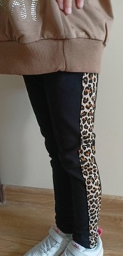 Legginsy getry dziewczęce bawełniane z lampasem w panterkę roz. 104