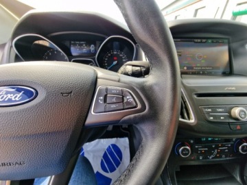 Ford Focus III Kombi Facelifting 1.5 EcoBoost 150KM 2017 Ford Focus 1.5 EcoBoost 150Ps Navi Alu Ledy Sliczny Gwarancja 1.5 Benzyna, zdjęcie 16