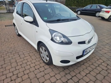 Toyota Aygo I Hatchback 3d 1.0 VVT-i 68KM 2010 Toyota Aygo 1.0 klimatyzacja, zdjęcie 1
