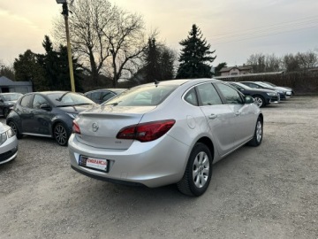 Opel Astra J Sedan 1.6 CDTI ecoFLEX 110KM 2015 Opel Astra Nawigacja/ Zamiana/ Kredyt, zdjęcie 8