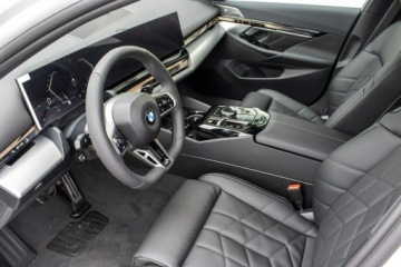 BMW Seria 5 G90-91 Touring 2.0 520d 197KM 2025 BMW 520 xDrive Limuzyna - Dostępny od ręki!, zdjęcie 11