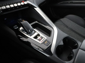 Peugeot 3008 II Crossover 1.5 BlueHDI 130KM 2018 Peugeot 3008 Automat Virtual Navi Kamera cofania, zdjęcie 29
