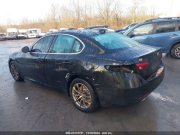 Alfa Romeo Giulia II Sedan Facelifting 2.0 Turbo 280KM 2020 Alfa Romeo Giulia 2020r., 4x4, 2.0L 2.0 Benzyna 280KM, zdjęcie 2