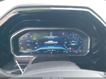 Chevrolet Silverado II 2023 Chevrolet Silverado 1500 Short Bed Rst 2023 5.3l 5.3 Benzyna 355KM, zdjęcie 10