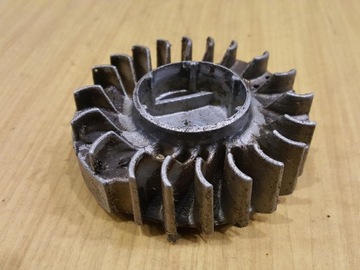 STIHL 020 MS 200 T МАГНИТНОЕ КОЛЕСО