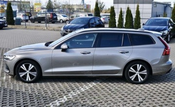 Volvo V60 II  2020 Volvo V60 Volvo V60 B3 B Geartronic Momentum 2.0 Benzyna 163KM, zdjęcie 4