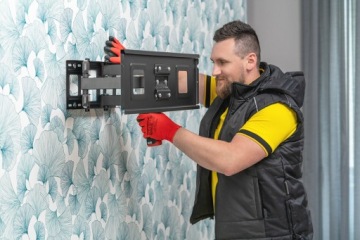 КРЕПЛЕНИЕ GOTZE & JENSEN ДЛЯ ТЕЛЕВИЗОРА 32–75 ДЮЙМОВ