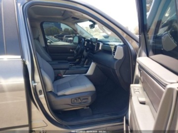 Toyota Sequoia II 2024 Toyota Sequoia sr5, 2024r., 4x4, 3.4L 3.4 Benzyna 437KM, zdjęcie 6