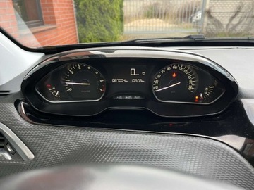 Peugeot 2008 I SUV Facelifting 1.2 PureTech 82KM 2019 Peugeot 2008 1.2 benzyna 83 KM zarejestrowany w PL zadbany mozliwa zam, zdjęcie 8