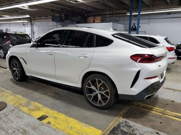 BMW X6 G06 2022 BMW X6 M50i 2022 4.4l 4.4 Benzyna 523KM, zdjęcie 11