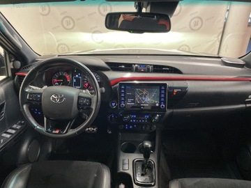 Toyota Hilux VIII Podwójna kabina Facelifting 2.8 D-4D 204KM 2023 Toyota Hilux 2.8 D-4D Double Cab GR Sport 4x4 Toyo, zdjęcie 9