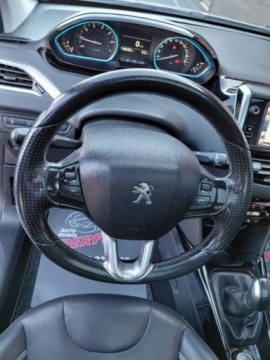 Peugeot 2008 I SUV Facelifting 1.2 PureTech 110KM 2016 Peugeot 2008 Panorama Navi Klimatronik Alu PDC Hak 1.2 Benzyna 110KM, zdjęcie 12