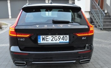 Volvo V60 II  Kombi 2.0 D4 190KM 2020 Volvo V60 VOLVO V60 2.0 B4 197km 2020R R-Design ORYGINAL Fa Vat23 2.0, zdjęcie 6
