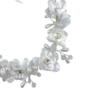 БЕЛЫЙ ЭЛЕГАНТНЫЙ ВЕНОК, УКРАШЕННЫЙ ЖЕМЧУГОМ И КРИСТАЛЛАМИ