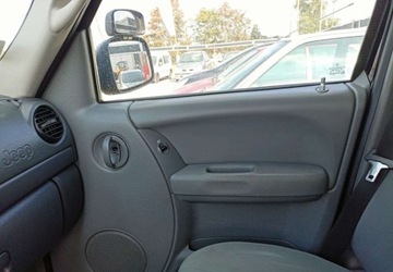 Jeep Cherokee III 2005 Jeep Cherokee Jeep Cherokee 3.7 Automatik Limited 3.7 Benzyna 204KM, zdjęcie 6