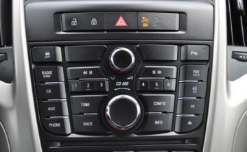 Opel Astra J Hatchback 5d 1.4 Turbo ECOTEC 140KM 2012 Opel Astra 1.4 Benzyna Tempomat Cz. parkowania Klimatyzacja 1.4 Benzyna, zdjęcie 27