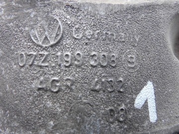 UCHYCENÍ MOTORU 07Z199308B VW TOUAREG 7L 5.0TDI PRAVÁ