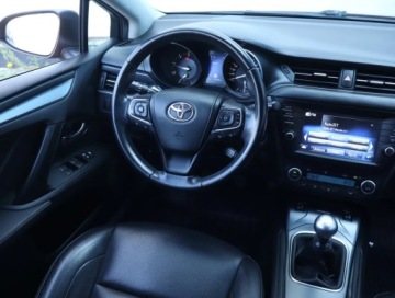 Toyota Avensis III Wagon Facelifting 2015 2.0 D-4D 143KM 2018 Toyota Avensis 2.0 D-4D, Salon Polska, Skóra, zdjęcie 6