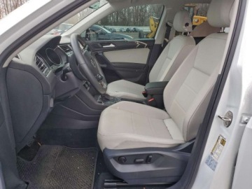 Volkswagen Tiguan II 2021 Volkswagen Tiguan 2021 VOLKSWAGEN TIGUAN SE 2.0 Benzyna 184KM, zdjęcie 6