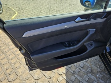 Volkswagen Passat B8 Variant Facelifting 2.0 TDI SCR 150KM 2021 Volkswagen Passat Variant 2,0 diesel 150KM DSG LED, zdjęcie 13